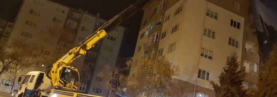 Bina Dış Cephe Afiş Kaplama - Eskişehir Çözümler Vinç