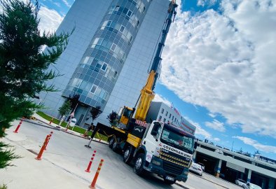 Yunusemre Devlet Hastanesi Çatıya Demir Aktarma