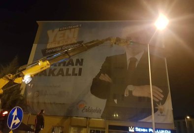 Bina Dış Cephe Afiş Kaplama - Eskişehir Çözümler Vinç