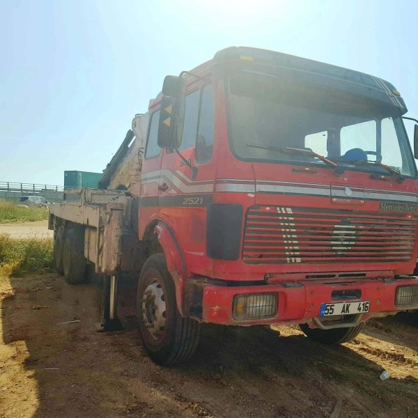 Mercedes 2521